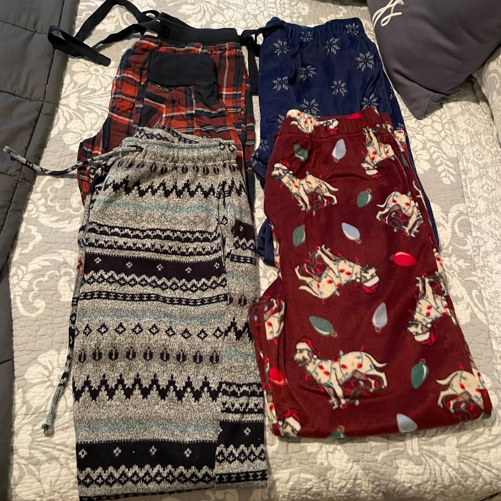 Men’s pajama bottoms- 4 pairs